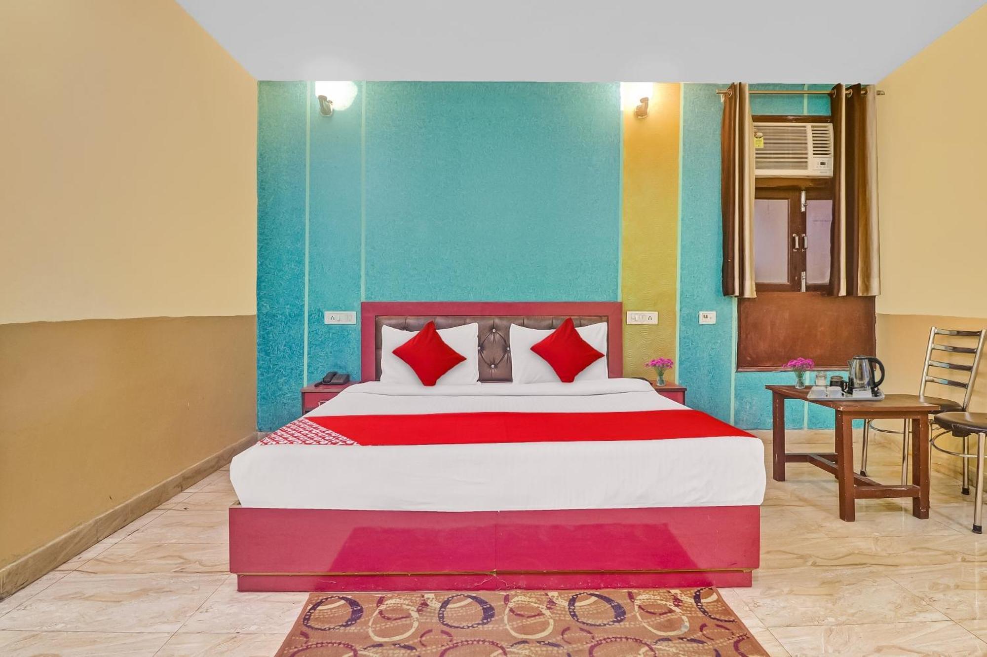 Hotel O Prince Home Stay Near Ambience Mall Nueva Delhi Exterior foto